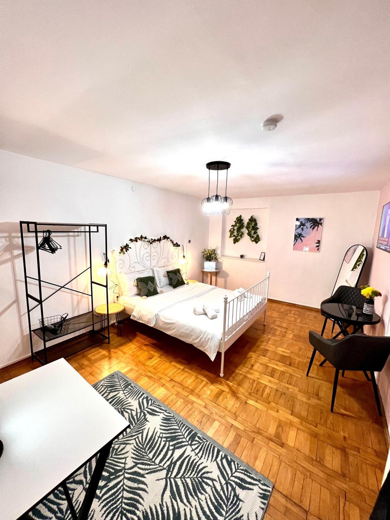 Old Town City Center Apartments 布拉索夫 外观 照片